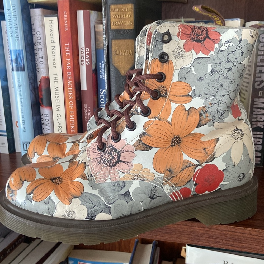 RARE! Dr. Martens 1460 Pascal Boot Floral Sand Sable Botanic Leather W Size 7 - Picture 5 of 15